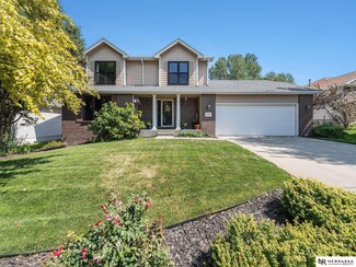 6700 Meursault Dr, Lincoln, NE 68526