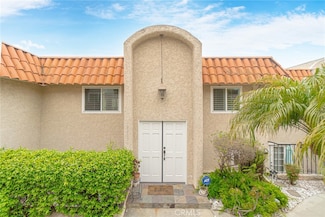 2265 Ohio Ave, Signal Hill, CA 90755