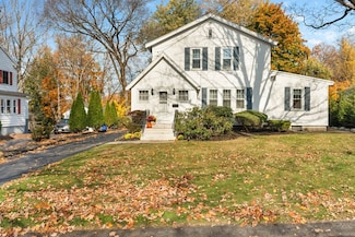 3 Vista Rd, Wellesley Hills, MA 02481