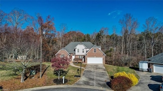 206 Pine Hill Ct, Reidsville, NC 27320