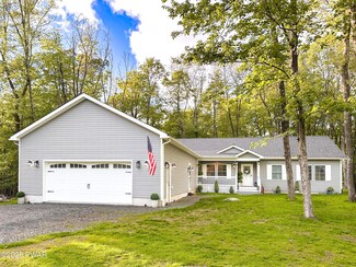 115 Yellow Wood Dr, Milford, PA 18337