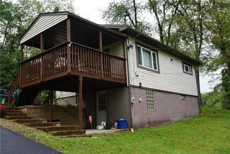 1689 Days Run Rd, Tarentum, PA 15084