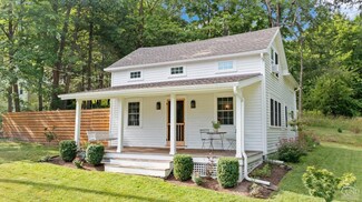 2 Line St, Chatham, NY 12037