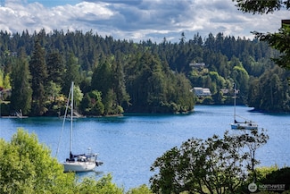 41 N Bay Ln Unit 1, Port Ludlow, WA 98365