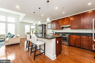 1418 N Rhodes St Unit 428, Arlington, VA 22209
