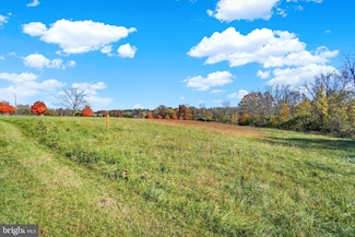 1900-F Greenbriar Rd, York, PA 17404