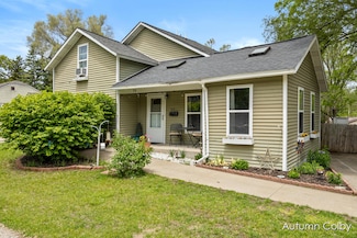918 W Grove St, Greenville, MI 48838