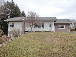 209 Chan Mowr Dr, Valencia, PA 16059