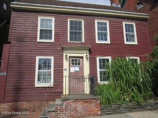 27 N Ferry St, Schenectady, NY 12305