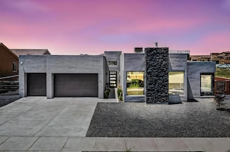 8011 Canoncito Dr, Albuquerque, NM 87120