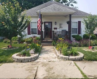 832 E Ferguson Ave, Wood River, IL 62095