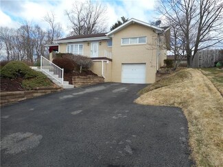 1971 Thomas Dr, White Oak, PA 15131