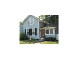 208 7th St SW, Cedar Rapids, IA 52404