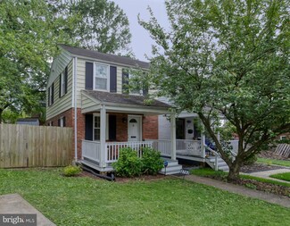 2703 Farnsworth Dr, Alexandria, VA 22303
