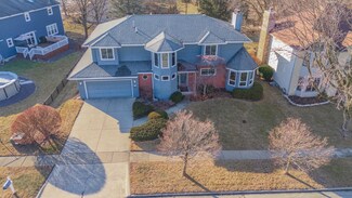 29 Buckhurst Cir, Bloomington, IL 61704