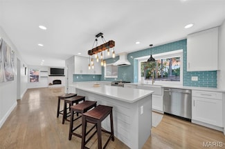 107 Falmouth Dr, Ballwin, MO 63011