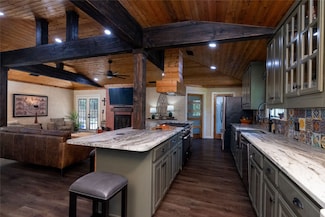 2604 Forest Lane Cir, Corsicana, TX 75110