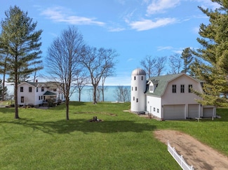 8282 W Harrison Rd, Mears, MI 49436
