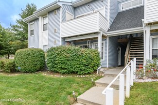 1 Jockey Ln, Tinton Falls, NJ 07753