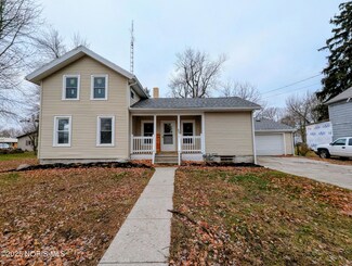 206 S Elm St, Pioneer, OH 43554