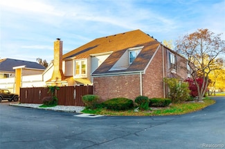 8337 Colony Dr Unit 2, Grosse Ile, MI 48138