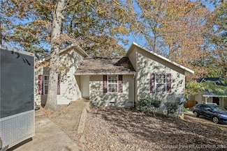 303 Whipple Tree Ln, Fayetteville, NC 28314