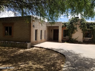 1911 W Meadow Hills Dr, Nogales, AZ 85621