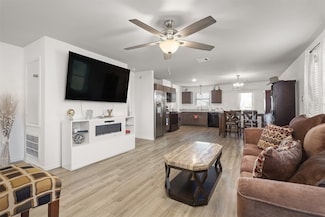 2000 Rosalee St, La Marque, TX 77568