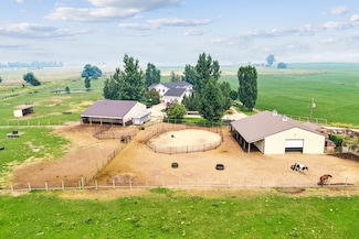 374 Wood Ln, Corvallis, MT 59828