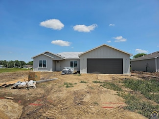 216 Clay Ave, Carbondale, KS 66414