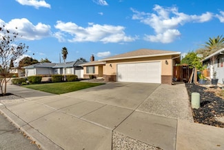 870 B St, Hollister, CA 95023