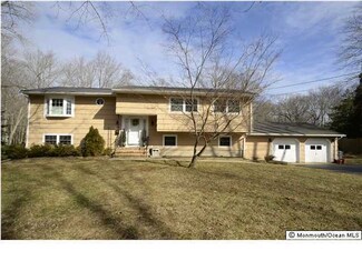 122 Jumping Brook Rd, Lincroft, NJ 07738