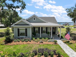 622 W 11th Ave, Mount Dora, FL 32757