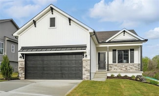 12508 S Parkwood Ln, Greenwood, MO 64034