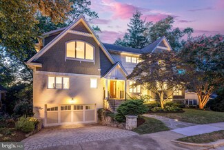 3712 N Woodrow St, Arlington, VA 22207