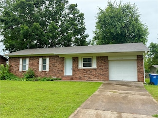 2206 Douglas St, Bentonville, AR 72712