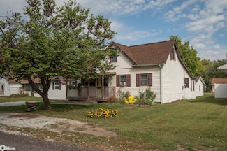 335 Cedar St, Warsaw, IL 62379