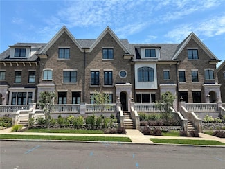 128 Gay Ave, Clayton, MO 63105