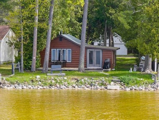 21677 Bluffs Hwy, Onaway, MI 49765