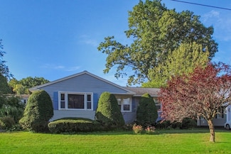 39 Beresford St, Lawrence, MA 01843