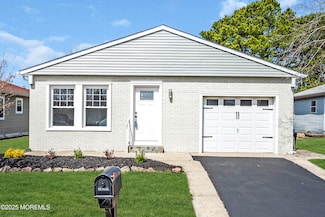 56 Woodstock Dr, Toms River, NJ 08757