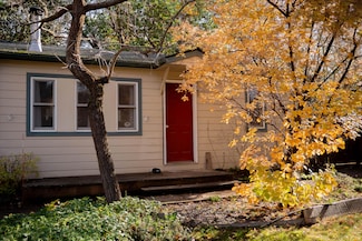 233 Upper Applegate Rd, Jacksonville, OR 97530