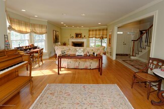 8 Quaker Ln, Little Silver, NJ 07739