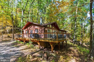 296 Mountainside Rd, Berkeley Springs, WV 25411