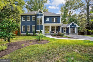 4501 Dolphin Ln, Alexandria, VA 22309