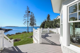 12 Pinkham Cove Rd, Boothbay Harbor, ME 04538