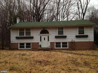 4930 Hulmeville Rd, Bensalem, PA 19020