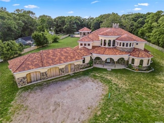 1416 Walnut Ave, Bohemia, NY 11716