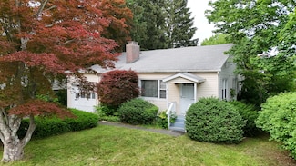 11 Well Ave, Danbury, CT 06810