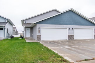 149 Pine Ave, Mapleton, ND 58059